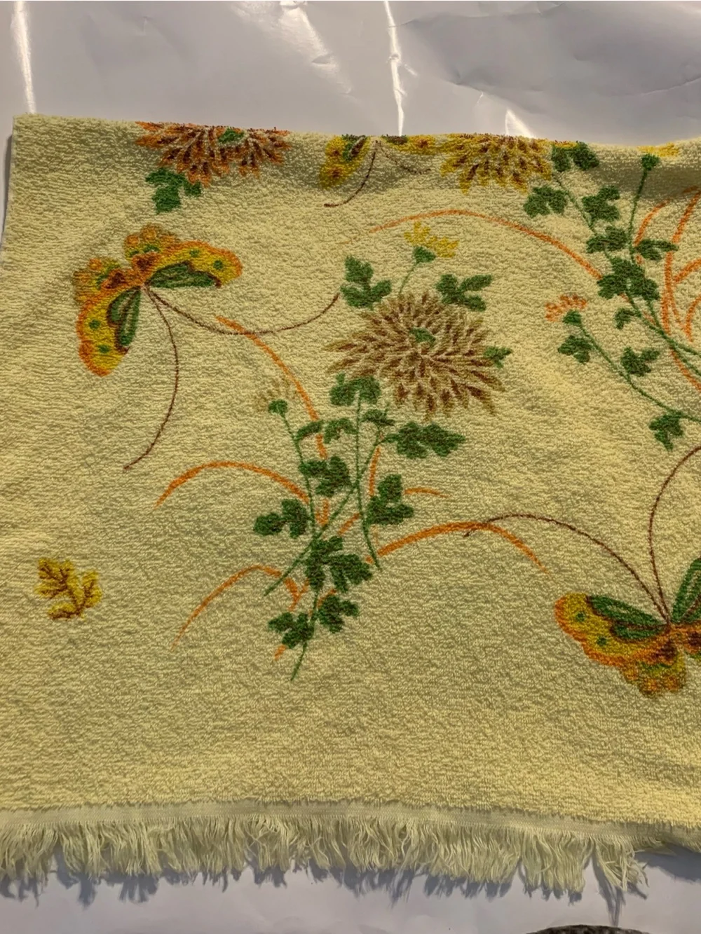 Vtg 1970s Mid Century Modern (MCM) Yellow Towel Floral & Butterflies